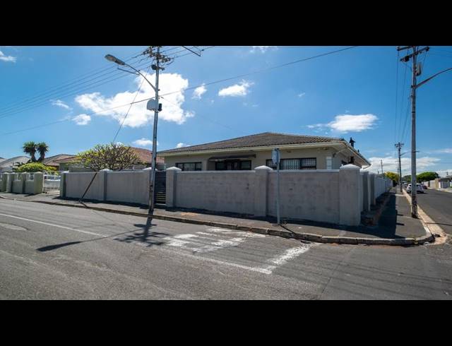 3 BEDROOM HOUSE FOR SALE IN CHURCHILL ESTATE